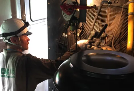 四国建販株式会社_南予営業所_整備風景