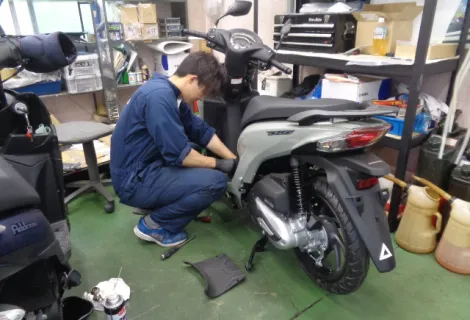 株式会社志野_本社_整備風景