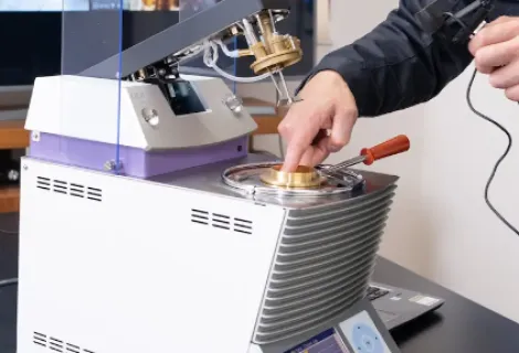 田中科学機器製作株式会社　作業背景