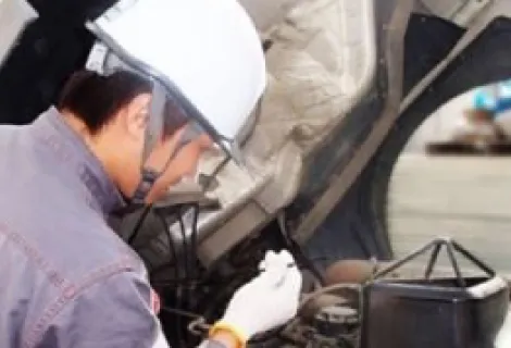 株式会社東海大阪レンタル_宝塚営業所_整備風景