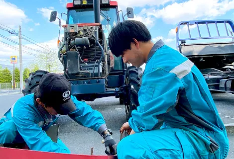 株式会社五十嵐商会　農業機械整備背景