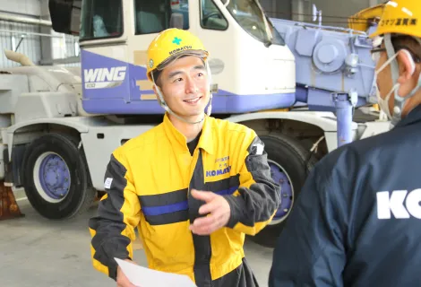 コマツ滋賀株式会社　整備士　作業背景