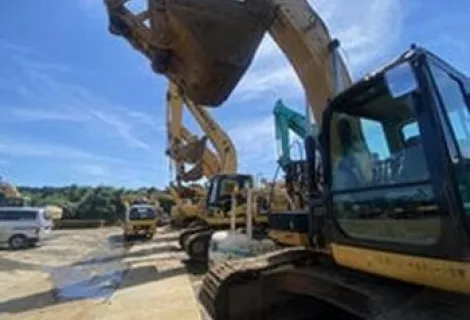 株式会社鈴機商事_横須賀営業所_建機