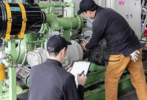 田邊コンプレッサー株式会社　サービスエンジニア　作業背景