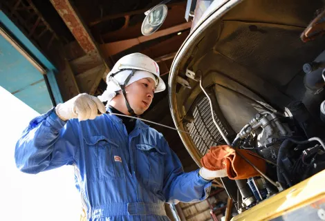 株式会社ヨシカワ_新潟西営業所_整備風景