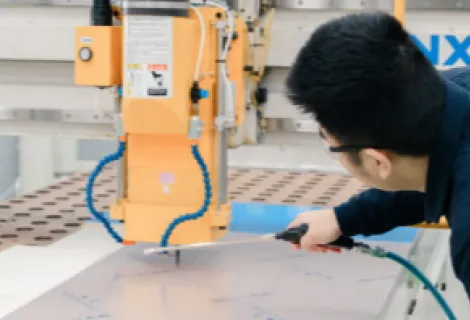 株式会社ArTechX.ing　機械組立　作業背景