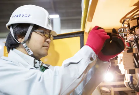株式会社不動テトラ　整備職　作業背景