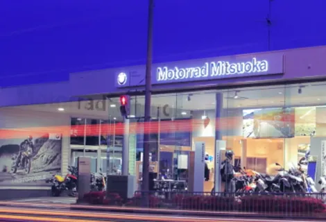 株式会社光岡自動車_モトラッド大阪_外観