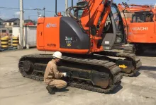 日立建機日本株式会社_霧島営業所_建機整備風景