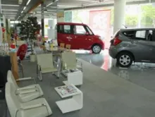 日産_日産プリンス札幌販売株式会社_岩見沢支店_店内