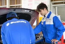 スズキ_株式会社スズキ自販島根_働いている様子