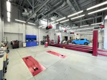 岐阜トヨタ自動車株式会社_真正店_店舗内装