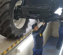 日本ニューホランド株式会社　作業背景