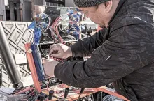 株式会社カムサ_工場_整備風景