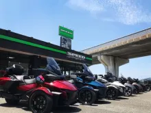 株式会社スピード_カンナムスパイダースピード_店頭展示風景