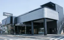 トライアンフ東京_店舗外観