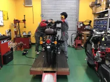 有限会社デスモ_本店_整備風景