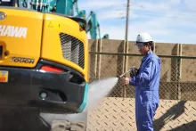 株式会社吉川機械販売_多摩営業所_建機清掃スタッフ