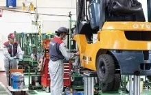 トヨタL&amp;F兵庫株式会社_摩耶ロジスティクスセンター_整備風景