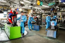 株式会社レッドバロン_戸畑店_整備スタッフ