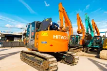 株式会社ワキタ_草津営業所_整備風景