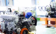 いすゞ自動車エンジン販売株式会社　整備背景