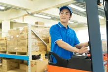 住友ナコフォークリフト株式会社_守谷営業所_作業風景