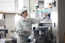 住友ナコフォークリフト株式会社_京浜営業所_作業風景