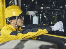 コマツ富山株式会社　作業背景